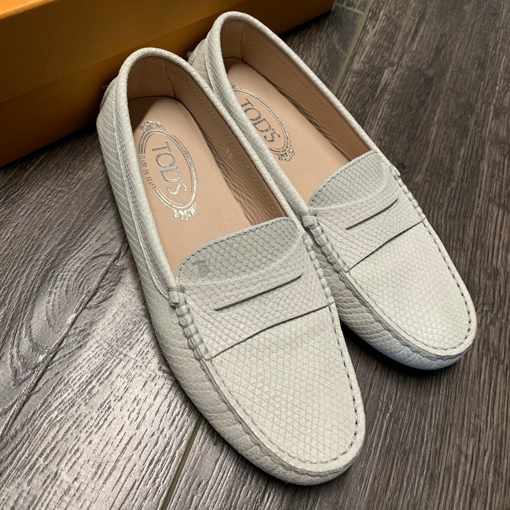 Authentic TOD’S shoes size 36 pre-owned